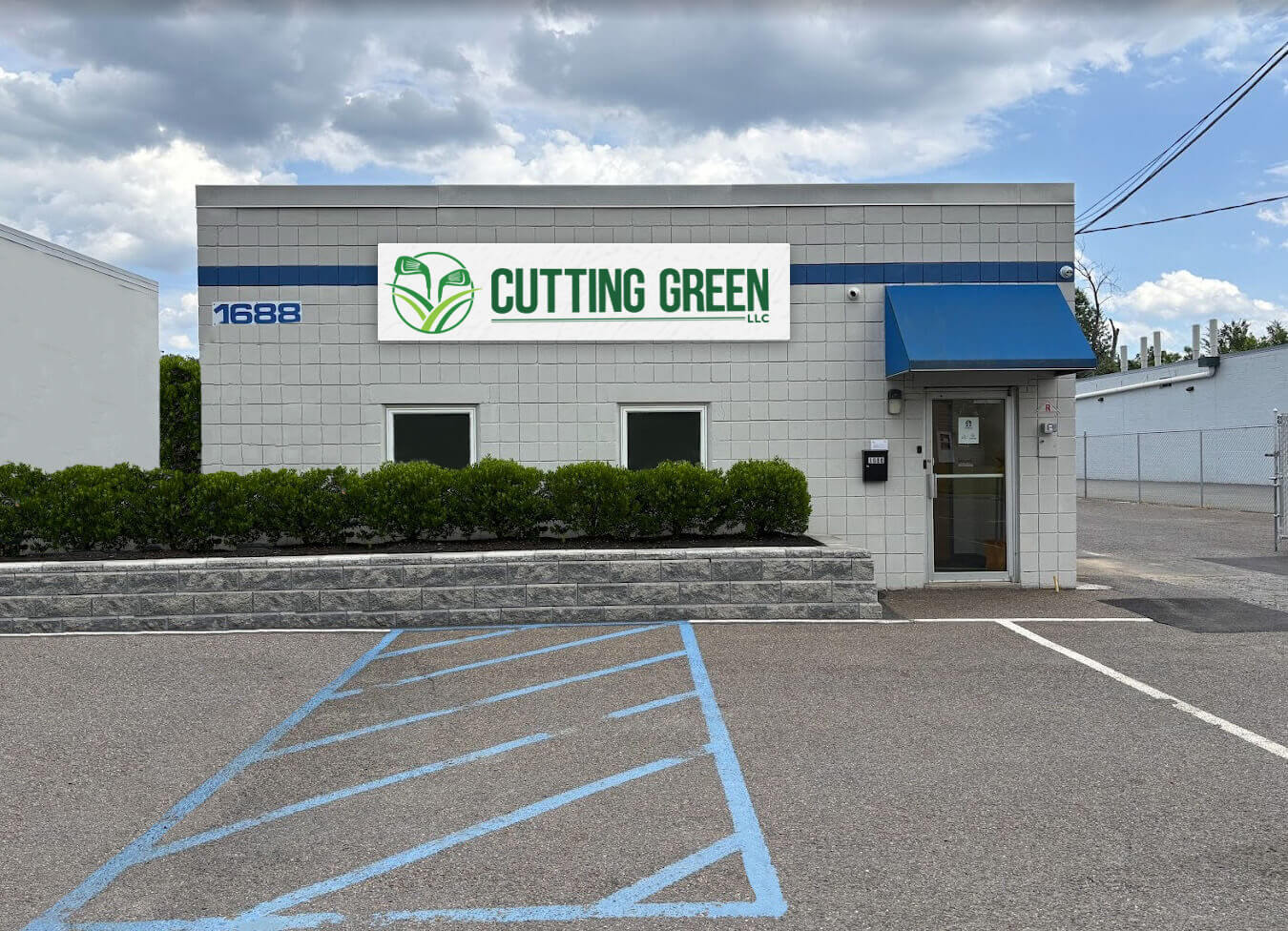 Cutting Green Used Turf Equipment Office