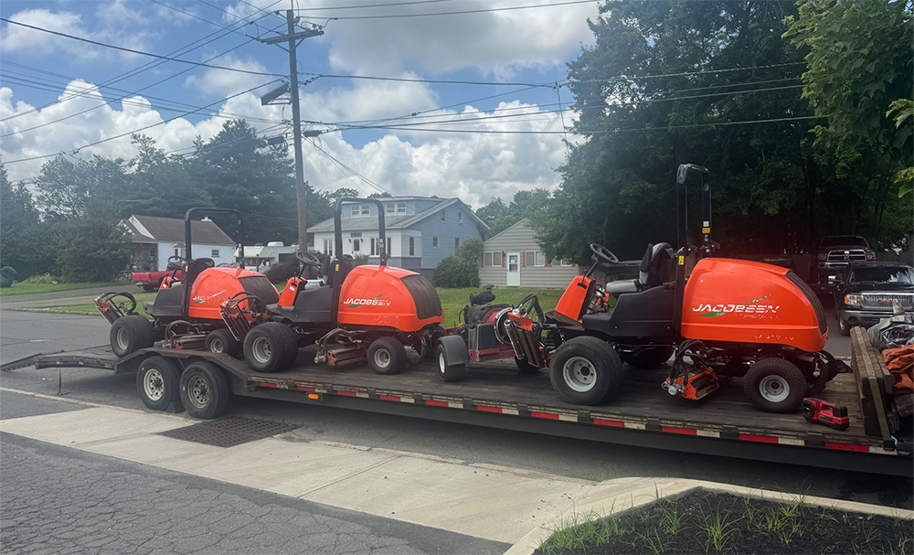 Delivery Jacobsen LF550 Fairway Mower