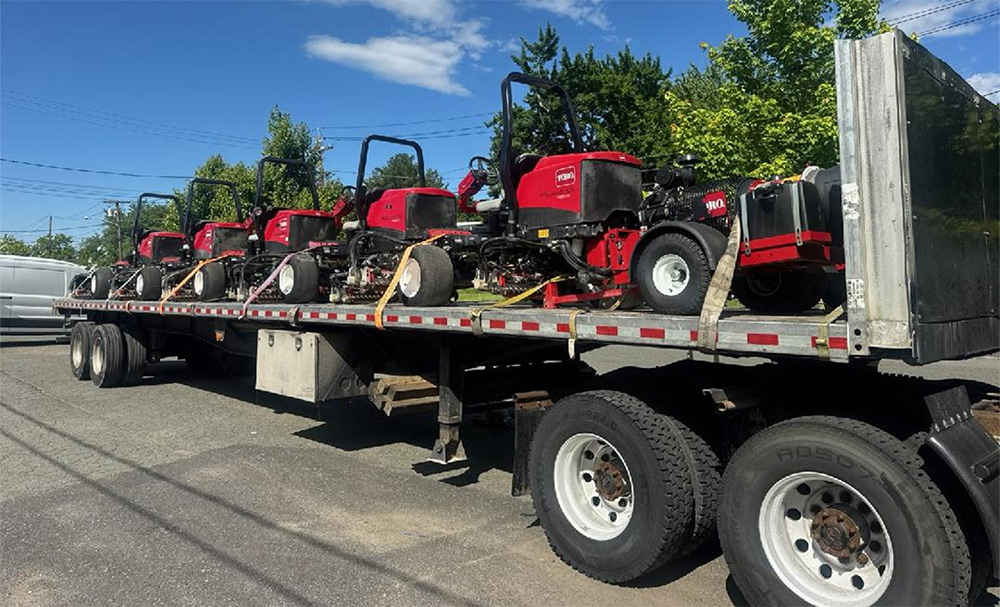 Delivery Toro Reelmaster fairway mowers